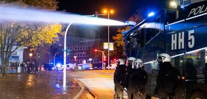 Hamburg: Polizei setzt zu Halloween erstmals Drohnen ein