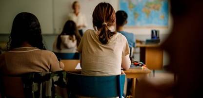 NRW: Disziplinarverfahren nach TV-Auftritten – kochender Lehrer wird zum Politikum