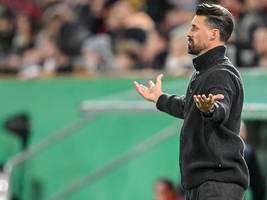 pokal-aus für den fc augsburg: wagner blickt ins leere