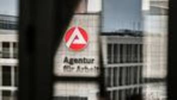 Bundesagentur für Arbeit: Arbeitslosenzahl sinkt leicht, steigt aber gegenüber dem Vorjahr an