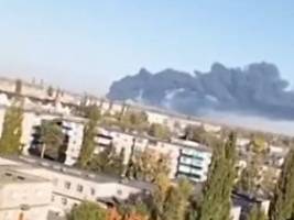 Benzin in Russland immer teurer: Analyst nennt Kiews Angriffe auf Ölanlagen ziemlich wirksam