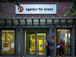 Noch Tausende Lehrstellen frei: 120.000 mehr Arbeitslose als vor einem Jahr