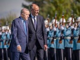 Sendet das falsche Signal: SPD und Grüne kritisieren Merz-Auftritt bei Erdogan scharf