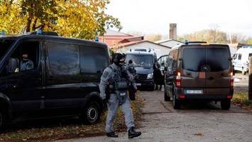 Riesiges Drogenlabor ausgehoben – Abtransport ist eine Herausforderung