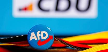 AfD: Brandmauer - CDU stimmt im Kreistag erstmals Antrag der AfD zu