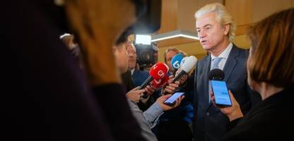 Hochrechnung in Niederlanden: Rechtspopulist Geert Wilders holt auf – Kopf-an-Kopf mit linksliberalen Demokraten