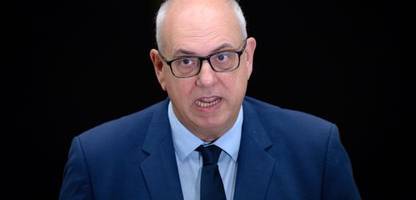 andreas bovenschulte: bremen bürgermeister wird nach beinbruch operiert