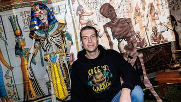 Hamburger verwandelt Vorgarten in ein schauriges Horror-Kabinett