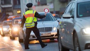 Polizei stoppt Fahrschüler – dann wird es für Lehrer richtig bitter