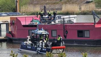 Mord auf Hausboot: Sohn der getöteten Autorin von Gericht