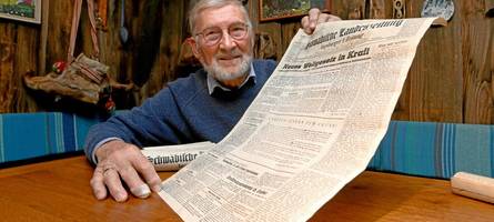 „Sehr berührend“: Augsburger macht im Keller einen überraschenden Zeitungs-Fund