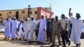 darfur: zeugen berichten von massenerschießungen und vergewaltigungen in sudan