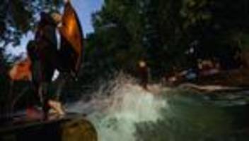 eisbachwelle: mehr sicherheit beim abendlichen surfen auf der eisbachwelle