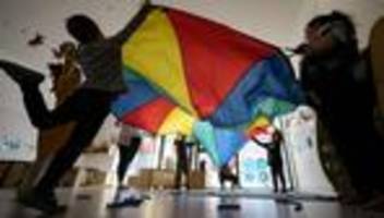 Kinderbetreuung: Mehr Erzieher arbeiten in Kitas mit weniger Kindern