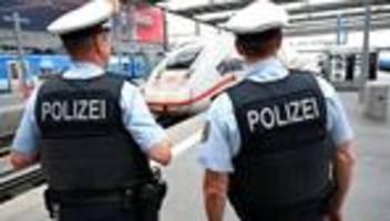 oberpfalz: ermittlungen wegen gefälschter bahn-plakate