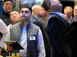 amazon-bilanz begeistert: wall street geht freundlich ins wochenende