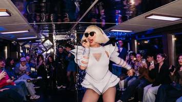 Lady Gaga in Berlin: Wie Fans ohne Ticket den Megastar feiern