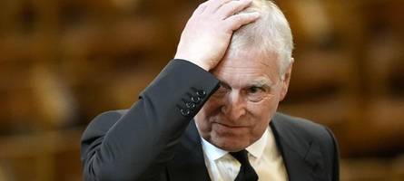 Der König greift durch: Prinz Andrew verliert seine Titel