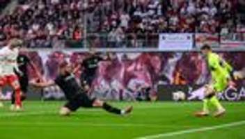 fußball-bundesliga: nach patzer: hoeneß stärkt torwart nübel