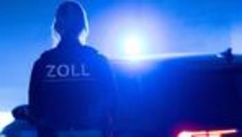 Oberbayern: Betrunkener will mit E-Scooter auf Autobahn fahren