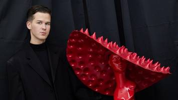 Vom Fan zum Designer der Stars: Dieser Berliner kleidete Lady Gaga ein