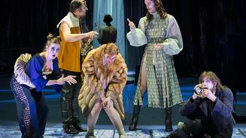 „Was ihr wollt“: So souverän erlebt man das Chaos selten