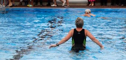 Drelsdorf in Schleswig-Holstein: Anbaden im November – Freibad ist fertig!