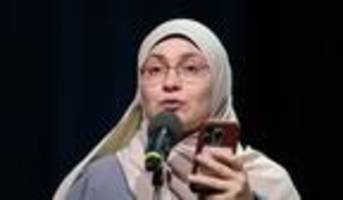 Dichter auf der Bühne: Ayse Irem gewinnt Deutsche Meisterschaft im Poetry Slam