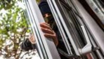 kriminalität: dunkle jahreszeit - minister warnt vor gefahr von einbrüchen