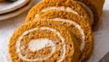 Kürbis-Biskuitrolle: Kürbisrolle vorwärts