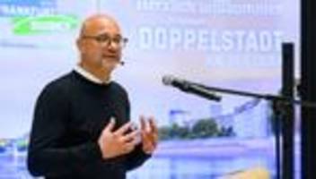 Nach Stichwahlsieg: Frankfurts neuer parteiloser OB tritt Posten an