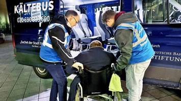 kältebusse rollen wieder – hilfe für berlins obdachlose