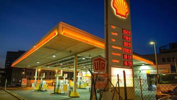 Tankstellen-Überfall: Wer kennt den kleinen Mann mit dem Messer?