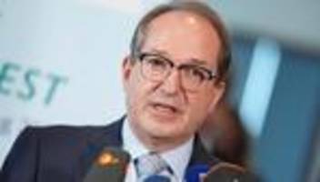 Asylpolitik: Alexander Dobrindt will trotz Bedenken nach Syrien abschieben