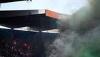 fußball: innenministerin: stadionverbote konsequenter umsetzen