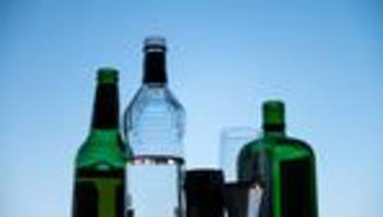 Gesundheit: Alkoholmissbrauch dritthäufigster Klinikgrund bei Männern