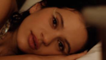 lux von rosalía: der pop hat eine neue göttin