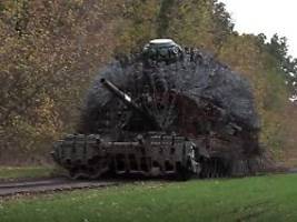 Improvisierter Schutz: Russen bauen Igelpanzer gegen ukrainische Drohnen