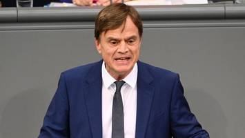 Auto von AfD-Spitzenpolitiker abgebrannt – Polizei ermittelt