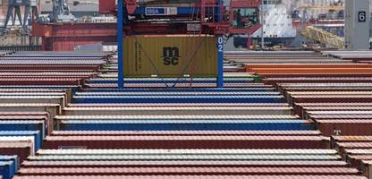 100 Tage Handelsdeal: Wie Donald Trumps Zölle die Wirtschaft treffen