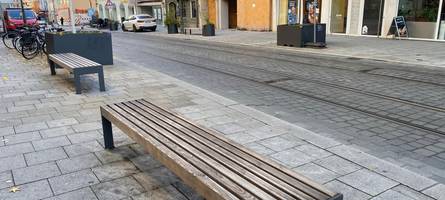 streit an einer bank in der karolinenstraße in augsburg eskaliert