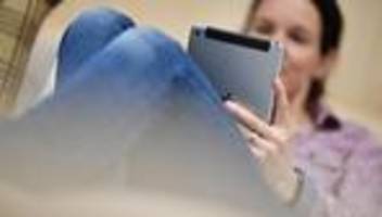 Elbvertiefung: Der tägliche Newsletter aus Hamburg: Wo Sie die Elbvertiefung lesen: im Bett, zu Tisch, auf dem E-Roller …