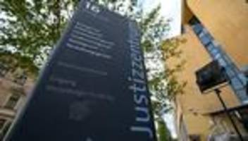 Urteil: Pflegekraft verurteilt – 5.500 Euro mit EC-Karte erschlichen