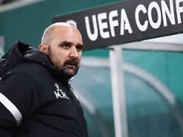 Zizovic kollabiert am Seitenrand: Weinende Fußballer erfahren im Spiel, dass ihr Trainer gestorben ist