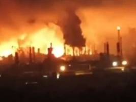 Ölindustrie im visier: ukraine greift russland mit drohnen an - mehrere einschläge