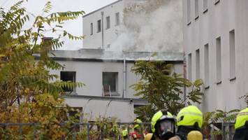 haus brennt in reinickendorf – fünf verletzte personen