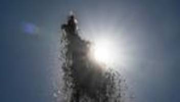 unfälle: trinkwasserbrunnen verwandelt sich bei reparatur in fontäne