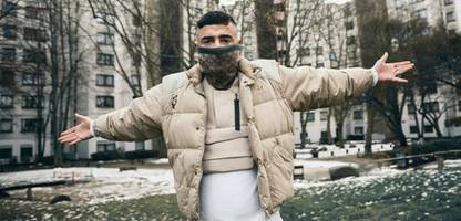 Haftbefehl: Lehrer Nicolas Schmelzer erklärt, warum er den Rapper in der Schule behandelt