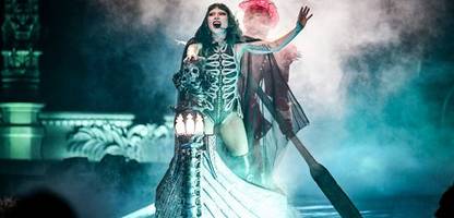 Lady Gaga mit »The Mayhem Ball« in Berlin: Ga-ga-Geisterbahn!