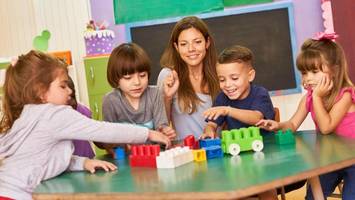 40-Stunden-Woche in der Kita: Was das mit den Kindern macht